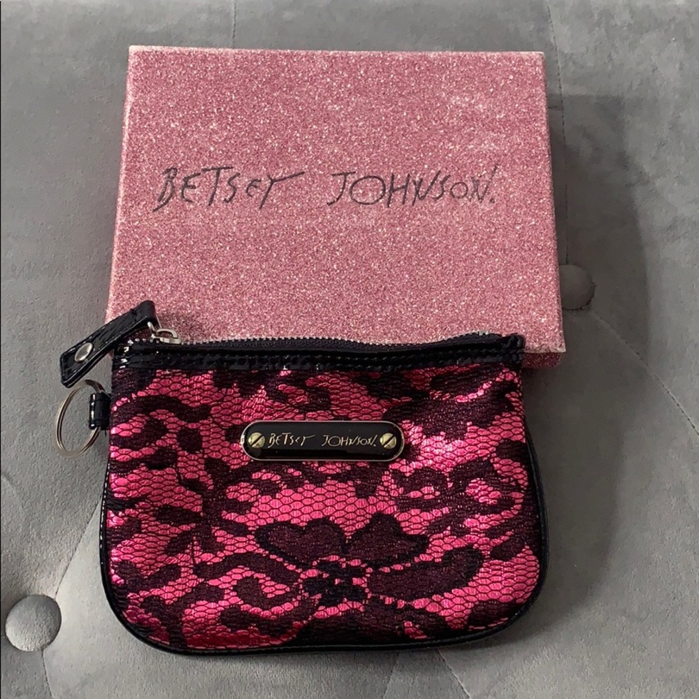 Betsey Johnson mini wristlet!💕
